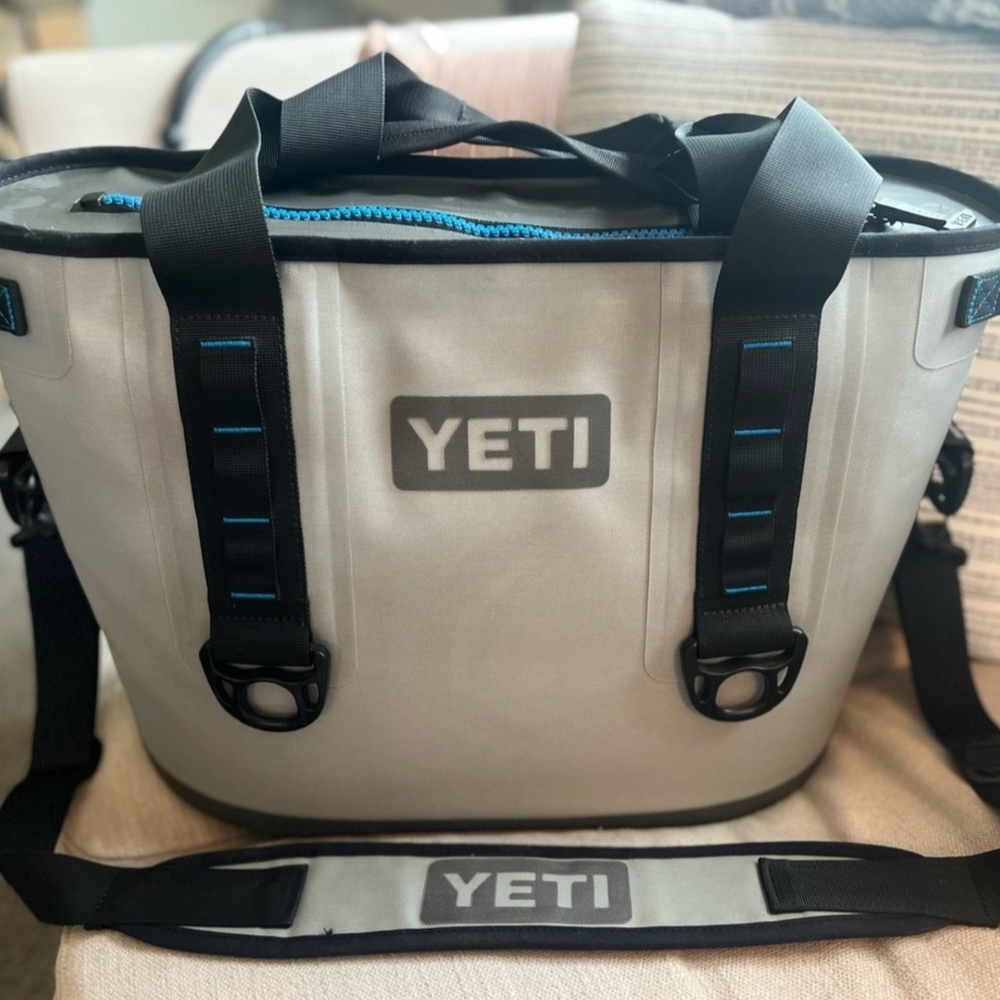 YETI Hopper 20 Soft Cooler